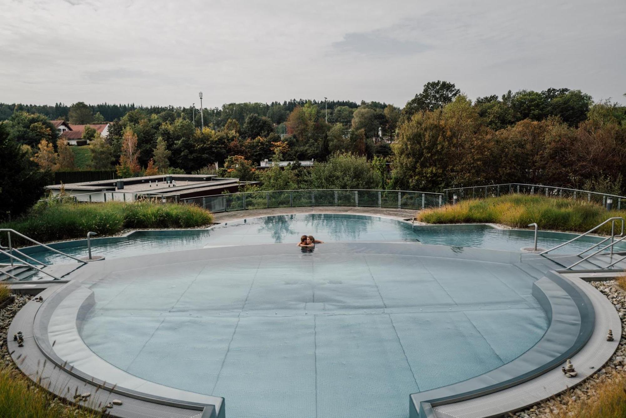 Spa Resort Geinberg Exterior photo